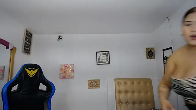 MadinsonCopper online show from 01-08-25, 09:23