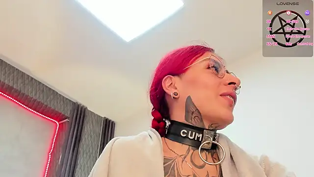 selene red  online show from 02-07-25, 09:04