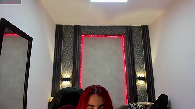 selene red  online show from 03-21-25, 12:39