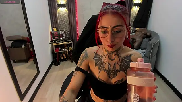 selene red  online show from 03-21-25, 03:46