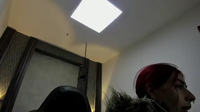 selene red  online show from 09-17-25, 02:19