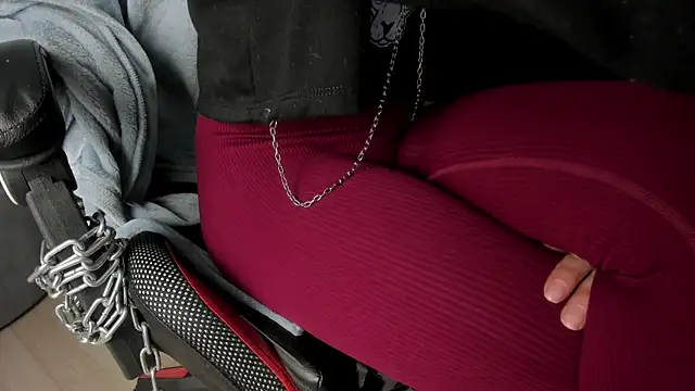 selene red  online show from 10-16-25, 01:45