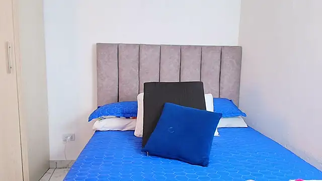 karina lewis  online show from 01-16-25, 03:23