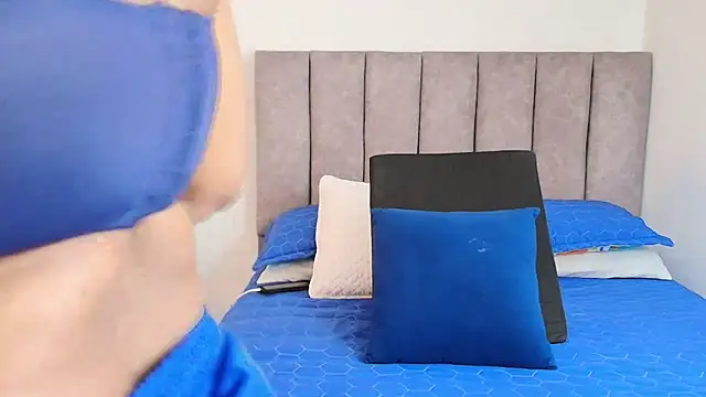 karina lewis  online show from 01-29-25, 03:12