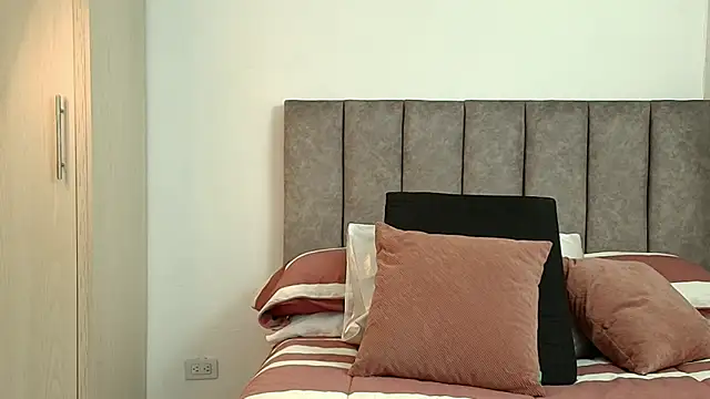 karina lewis  online show from 04-15-26, 05:47