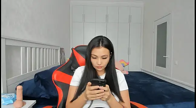 Missykitty01 online show from 01-30-25, 05:09