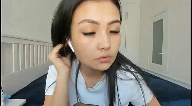 Missykitty01 online show from 01-31-25, 08:01