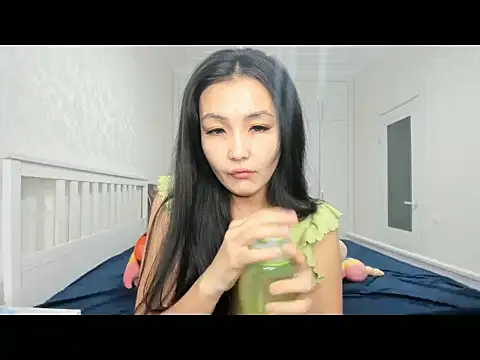 Missykitty01 online show from 12-16-25, 01:54