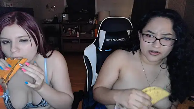 Elliewgfs online show from 12-14-24, 05:18