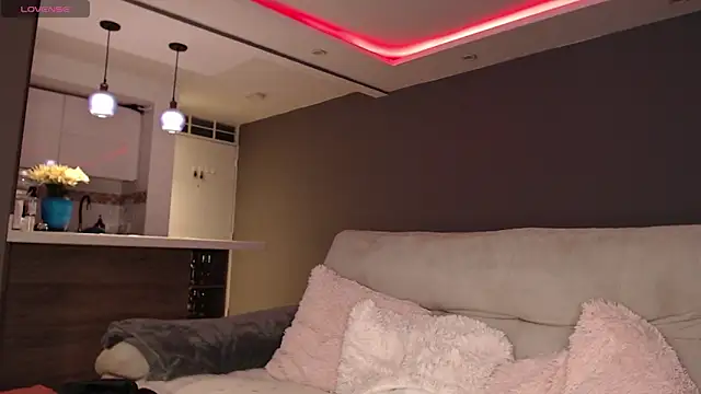 Snapshot of Roussmariehenao chatting on 03-16-25, 08:10 Roussmariehenao online show from 03-16-25, 08:10