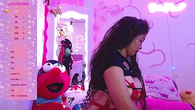 Snapshot of dainaflowers chatting on 10-12-25, 05:28 dainaflowers online show from 10-12-25, 05:28