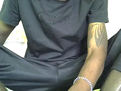 Delicious-D online show from 05-16-26, 06:21