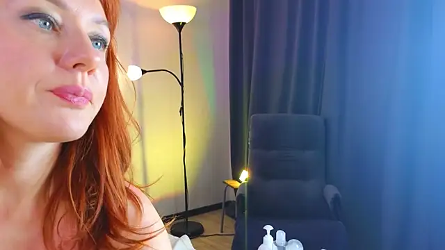 Snapshot of AlexaLenee chatting on 12-06-24, 08:37 AlexaLenee online show from 12-06-24, 08:37
