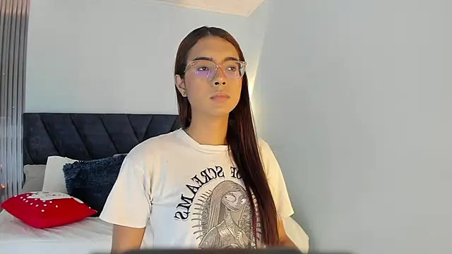 sara saenz99 online show from 11-08-25, 08:07