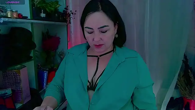 Snapshot of _Cloud_Atlas_ chatting on 02-12-25, 09:52  Cloud Atlas  online show from 02-12-25, 09:52