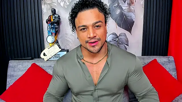 MikeEstevess online show from 12-15-25, 03:44