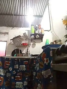 Snapshot of Andreita_95 chatting on 11-12-25, 11:21 Andreita 95 online show from 11-12-25, 11:21