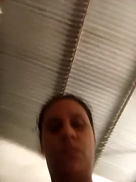 Snapshot of Andreita_95 chatting on 11-15-25, 02:46 Andreita 95 online show from 11-15-25, 02:46