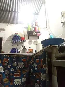 Snapshot of Andreita_95 chatting on 11-24-25, 11:04 Andreita 95 online show from 11-24-25, 11:04