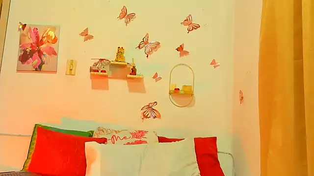 AnahiSmitth online show from 12-20-25, 12:29