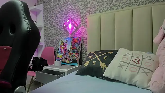 Kittytimberlake online show from 02-13-25, 11:17