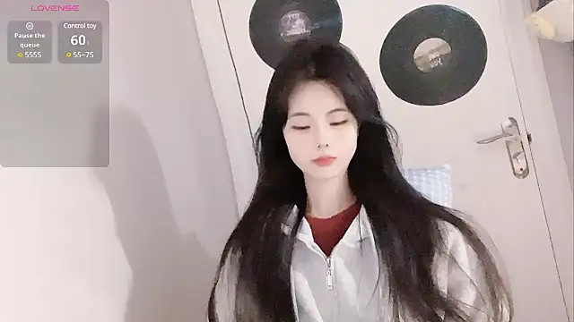 Qedgjwyz1 online show from 02-07-25, 04:48