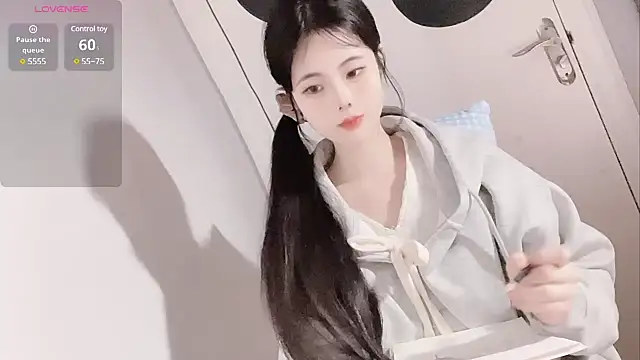 Qedgjwyz1 online show from 02-07-25, 01:53