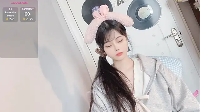 Qedgjwyz1 online show from 03-04-25, 03:15