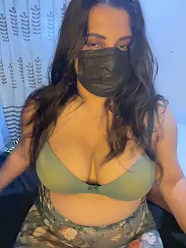 Snapshot of NOORA-GIRL chatting on 05-17-26, 02:13 NOORA-GIRL online show from 05-17-26, 02:13