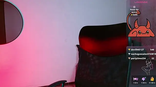 Snapshot of LilithMadness chatting on 12-29-24, 06:03 LilithMadness online show from 12-29-24, 06:03