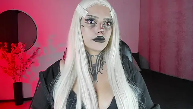 Snapshot of LilithMadness chatting on 09-24-25, 03:21 LilithMadness online show from 09-24-25, 03:21