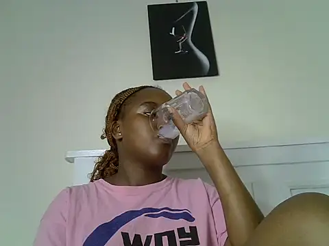 Snapshot of _nightnurse chatting on 12-04-24, 01:31  nightnurse online show from 12-04-24, 01:31