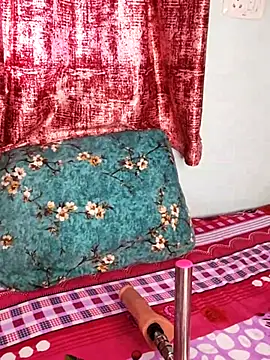 juhicpl143 online show from 10-10-25, 10:36