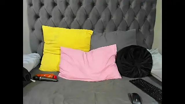 DIRTYTALKINQUEEN online show from 10-23-25, 05:12