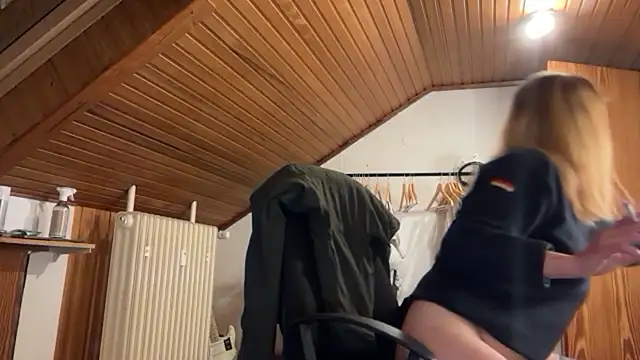 JeSuisUnTapin online show from 09-24-25, 06:44