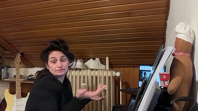 JeSuisUnTapin online show from 12-22-25, 06:05