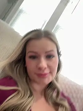 LoveShae  online show from 01-06-26, 05:05