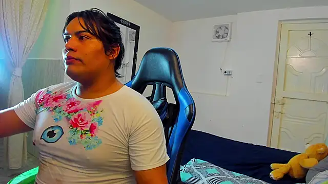 Snapshot of Margoth_Montilla chatting on 10-22-25, 04:13 Margoth Montilla online show from 10-22-25, 04:13