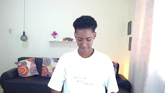 maiki18  online show from 01-16-25, 01:47