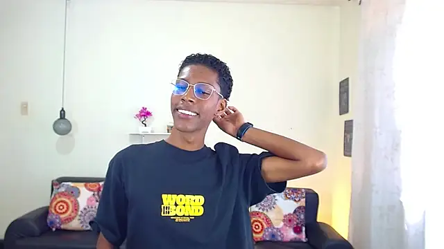 maiki18  online show from 01-18-25, 04:31