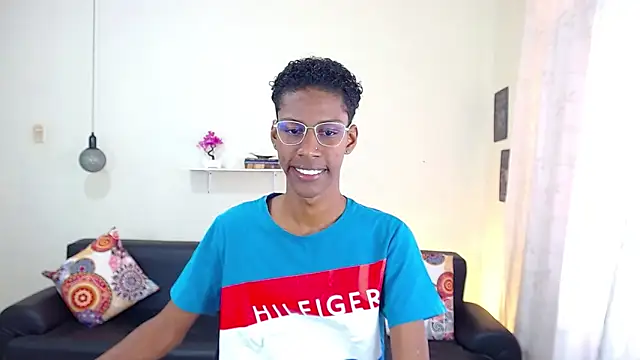 maiki18  online show from 01-23-25, 01:24