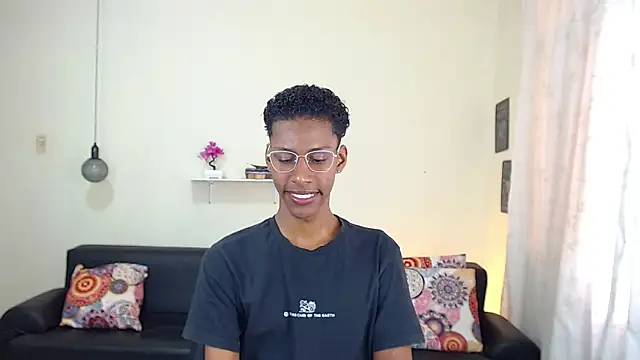 maiki18  online show from 02-05-25, 02:05