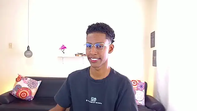 maiki18  online show from 02-13-25, 01:59