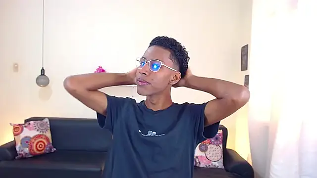 maiki18  online show from 02-17-25, 01:42