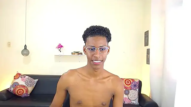 maiki18  online show from 02-21-25, 04:59