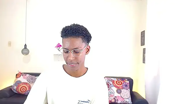 maiki18  online show from 02-26-25, 04:56