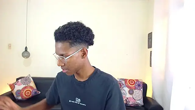 maiki18  online show from 02-27-25, 07:58