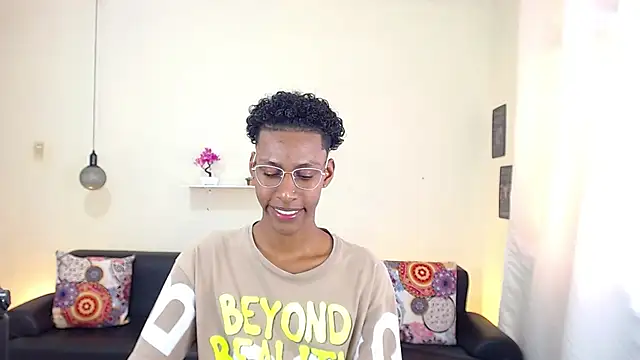 maiki18  online show from 03-05-25, 04:57