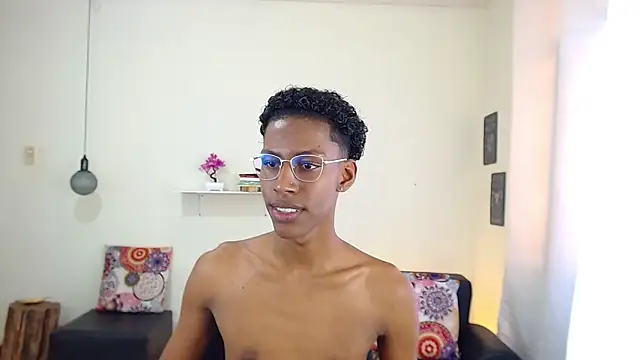 maiki18  online show from 03-10-25, 04:46