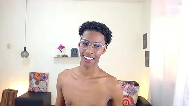 maiki18  online show from 03-18-25, 04:48